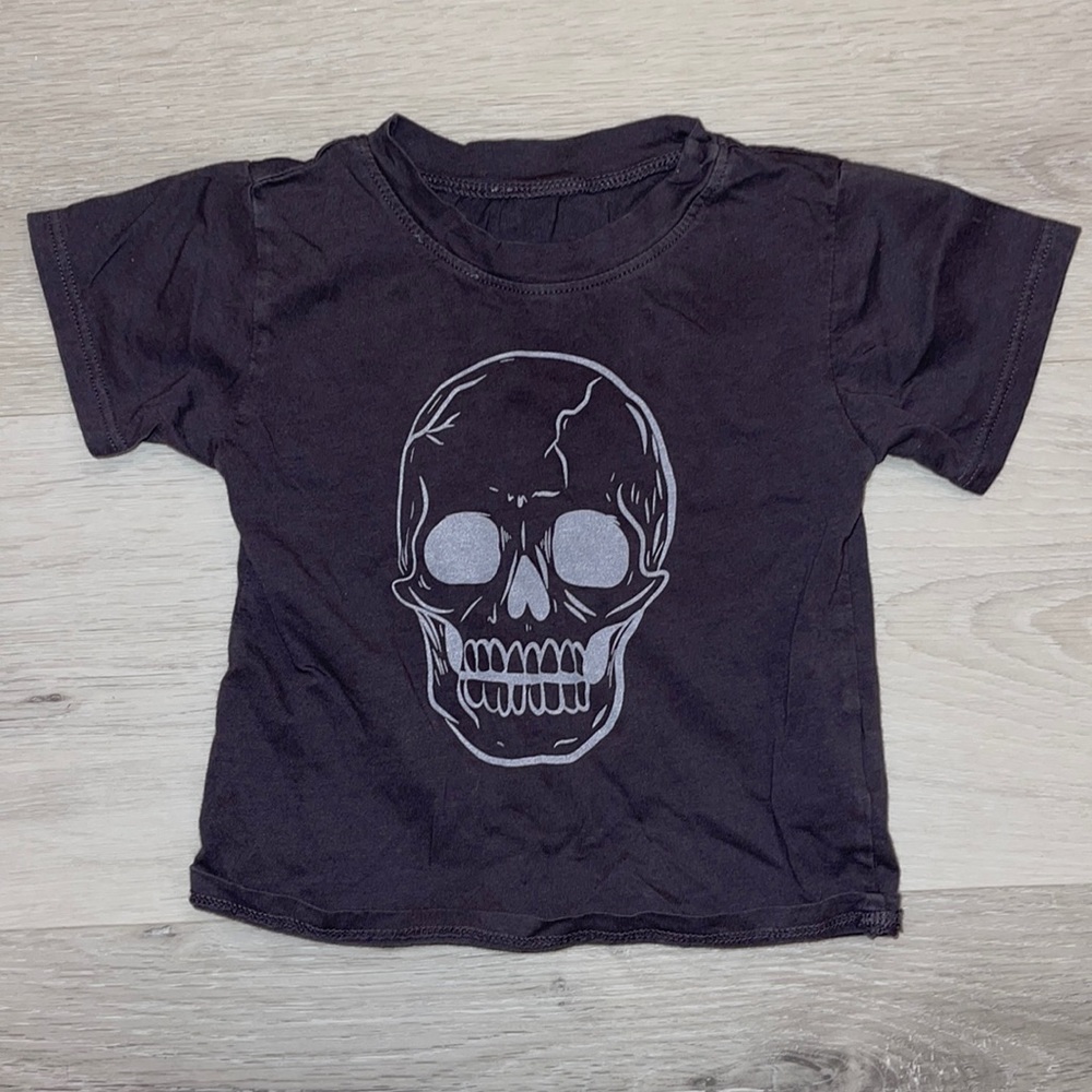 Dark Gray Skull Tee Size 3-6 months